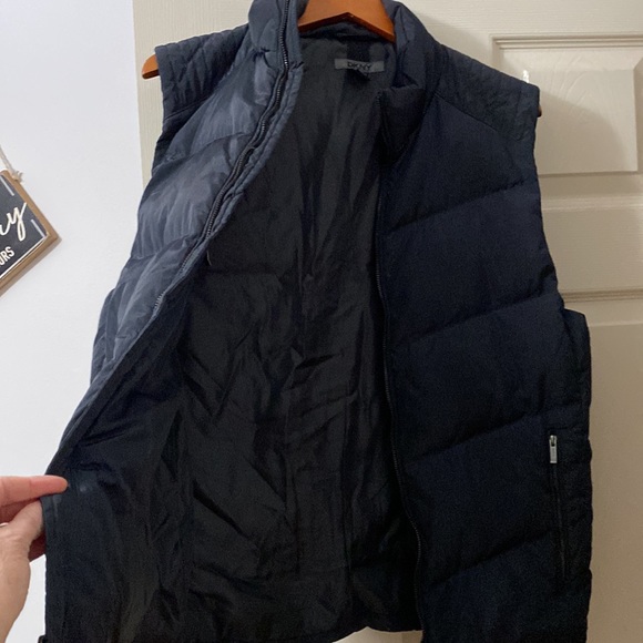 DKNY mens puffer vest - Picture 2 of 3